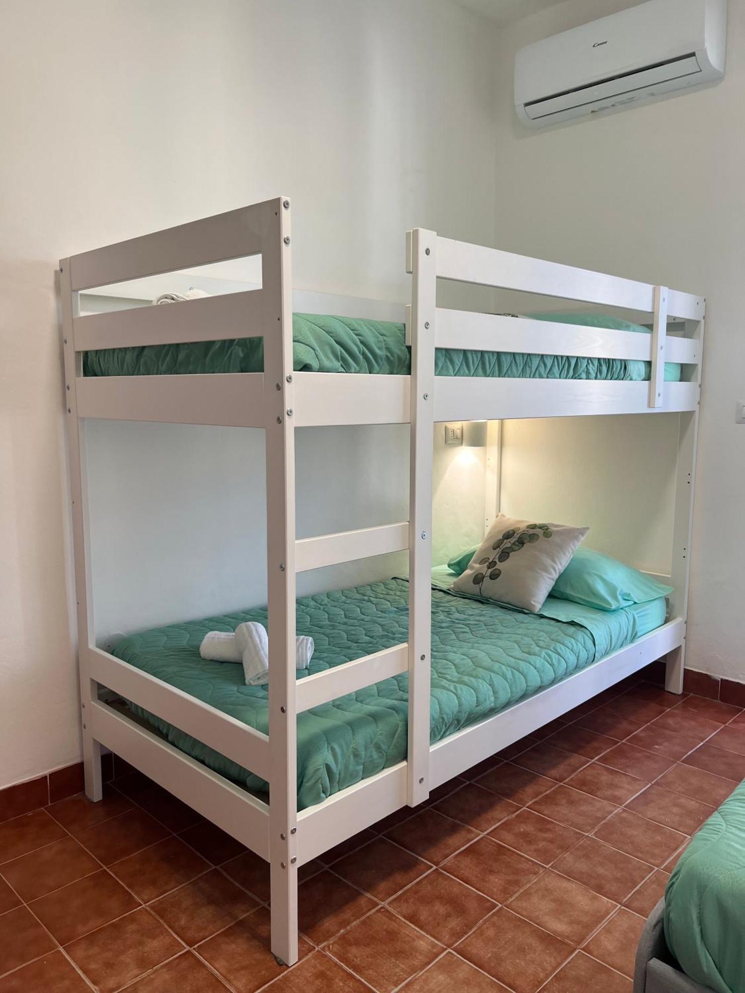 Blue Terrace Guest House Алгеро Екстериор снимка