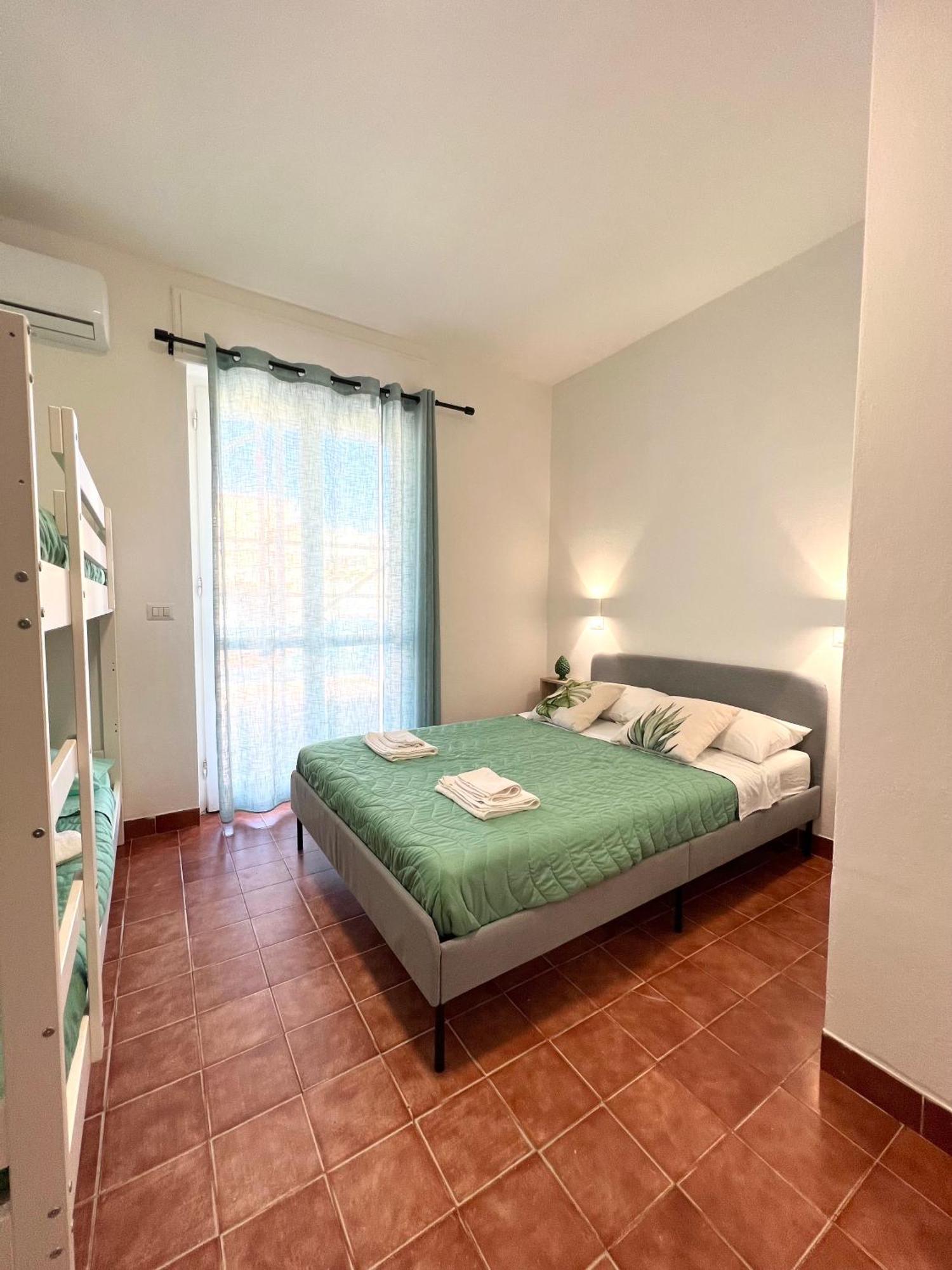 Blue Terrace Guest House Алгеро Екстериор снимка