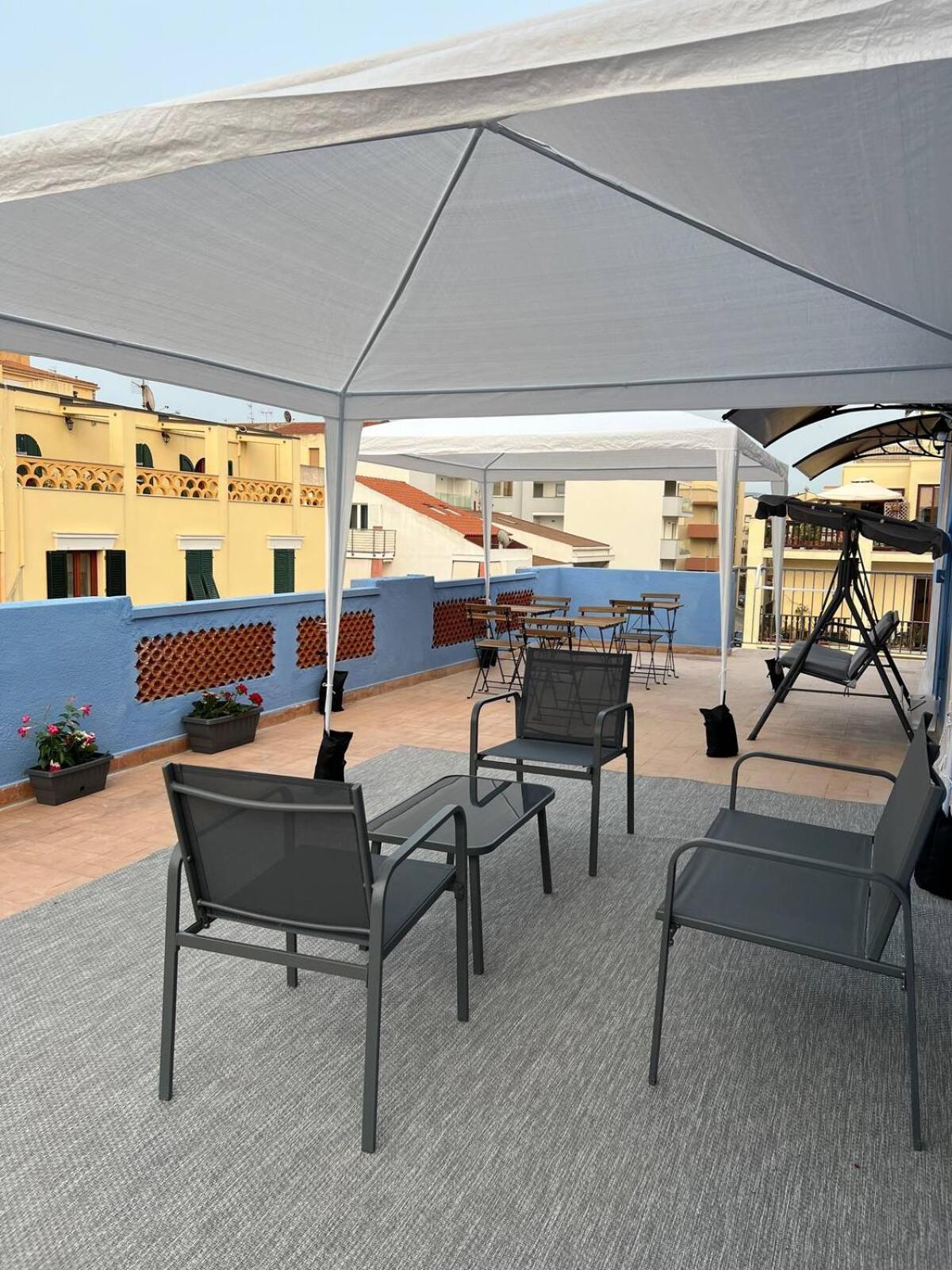 Blue Terrace Guest House Алгеро Екстериор снимка